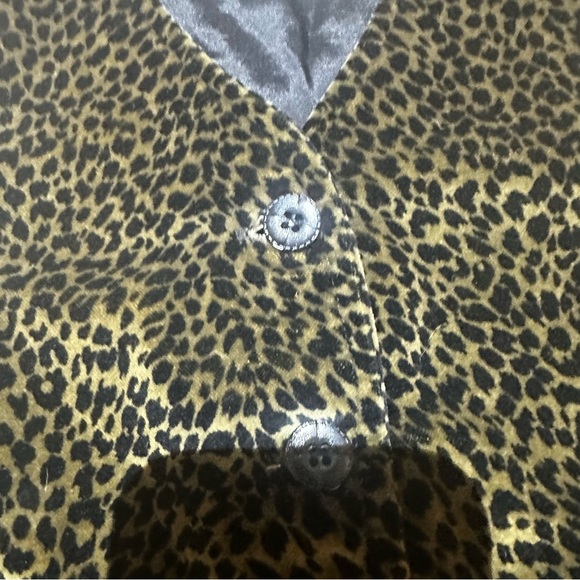 ‼️VINTAGE Essential styles leopard vest|| Size Large - Picture 2 of 7